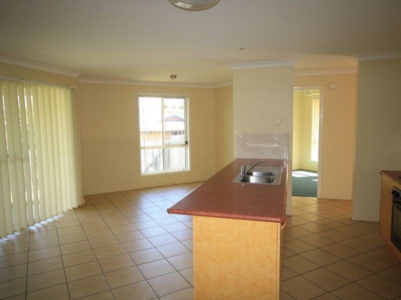 4 Craigmoor Court, New Auckland QLD 4680