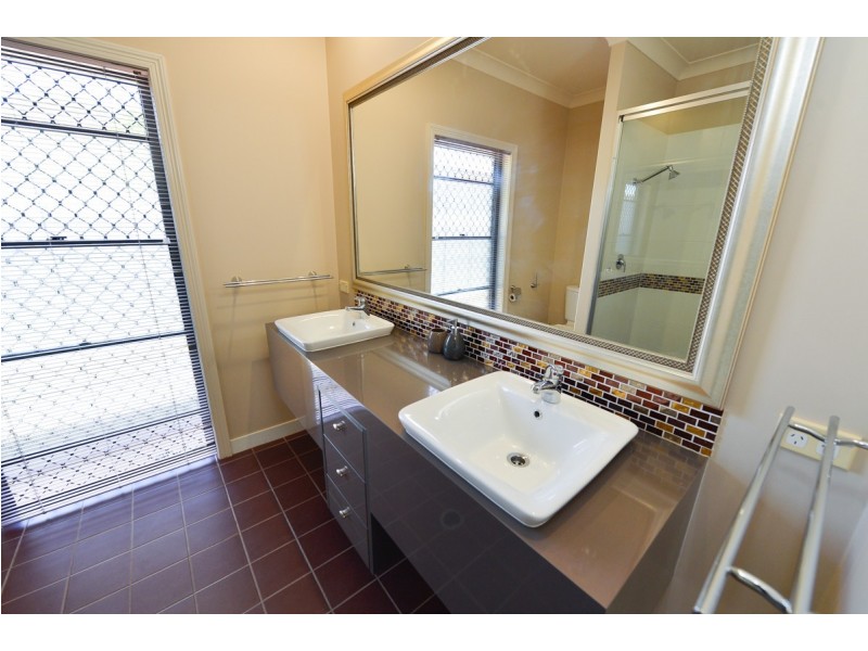105 Col Brown Avenue, Clinton QLD 4680