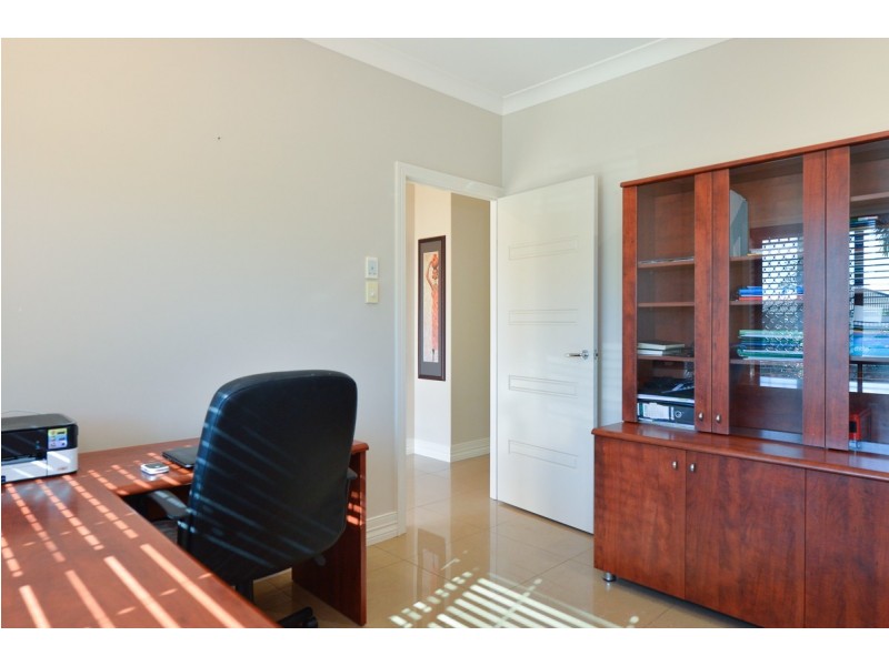 105 Col Brown Avenue, Clinton QLD 4680