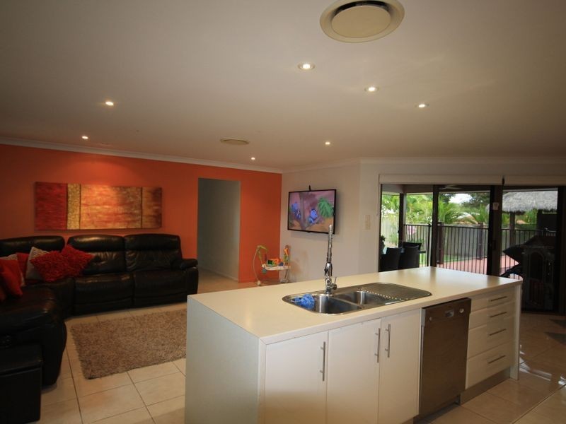 9 Christian Court, Glen Eden QLD 4680