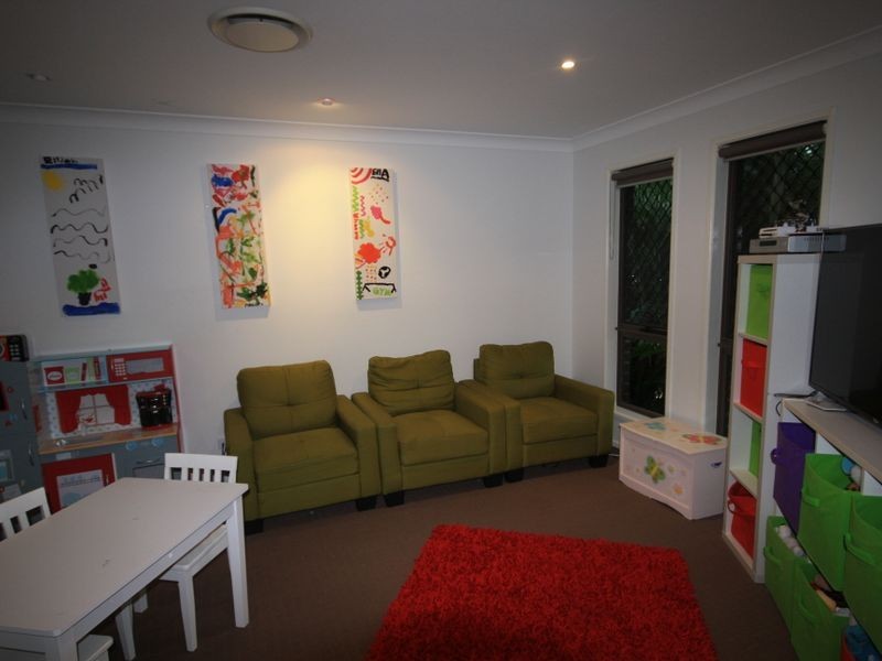 9 Christian Court, Glen Eden QLD 4680