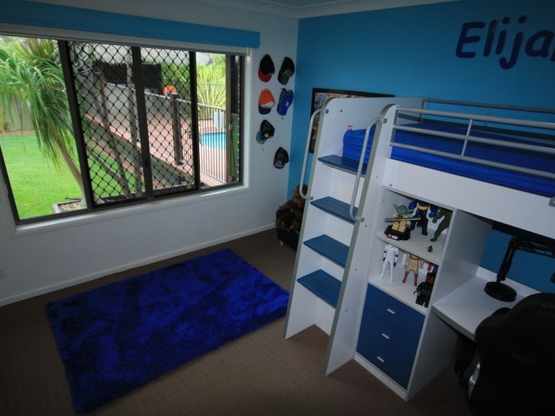 9 Christian Court, Glen Eden QLD 4680