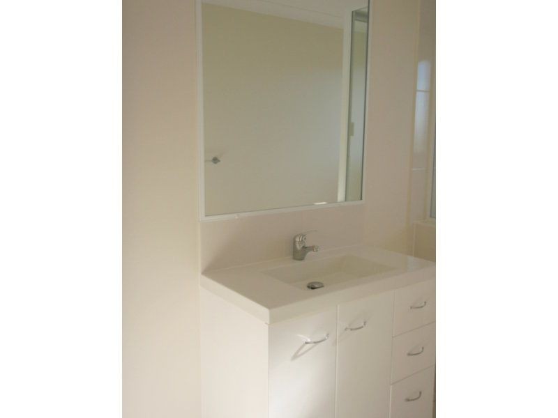 15 Giles Street, Glen Eden QLD 4680