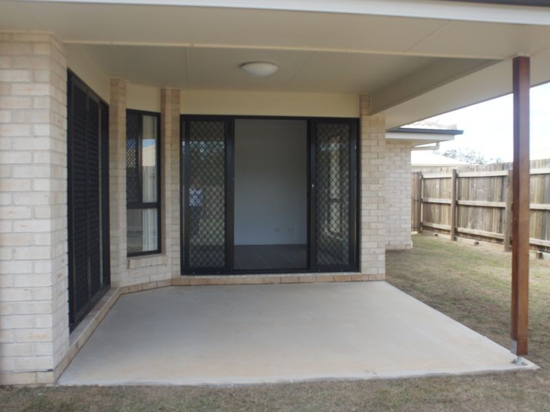 21 Woodland Court, Kirkwood QLD 4680