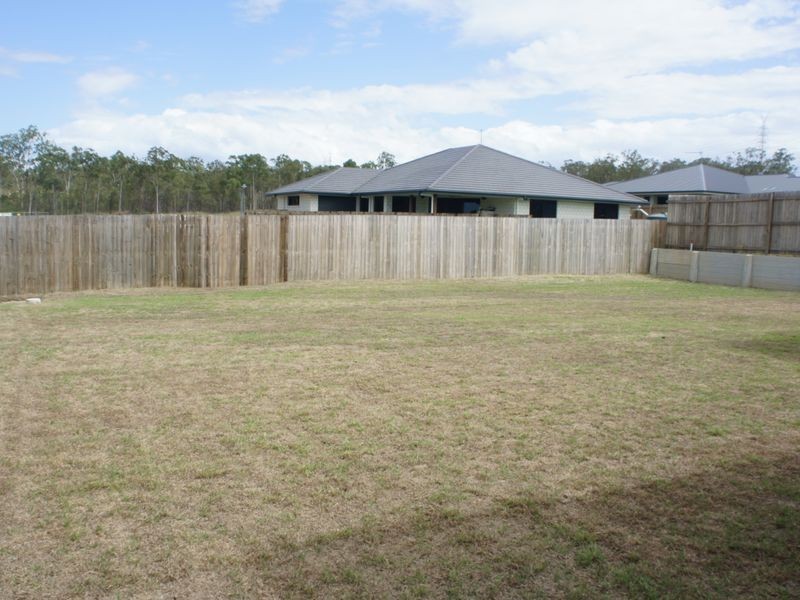 21 Woodland Court, Kirkwood QLD 4680