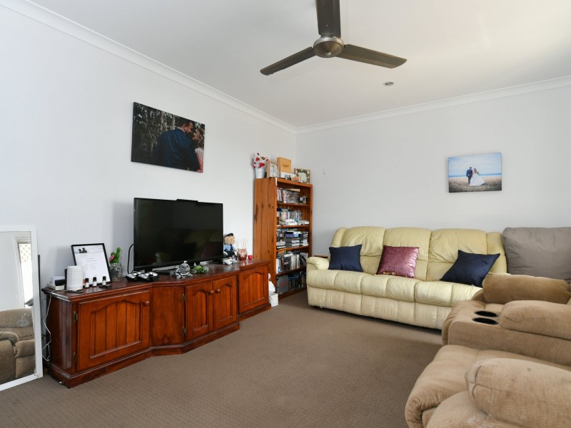 17 Sturt Court, Glen Eden QLD 4680