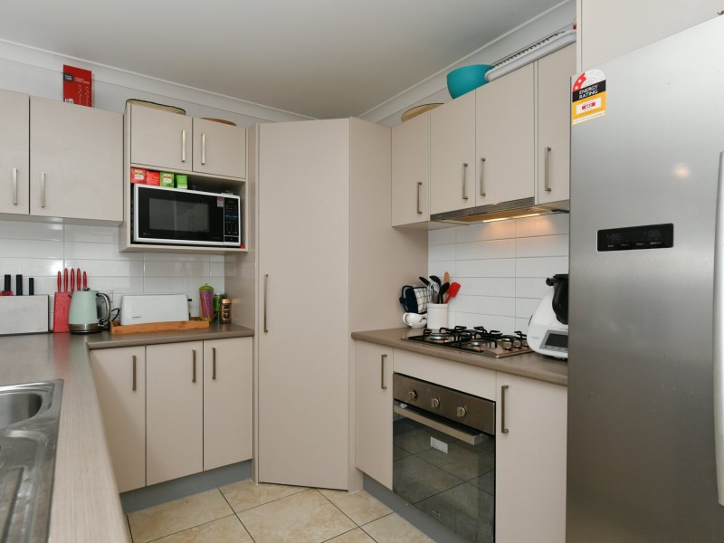 17 Sturt Court, Glen Eden QLD 4680