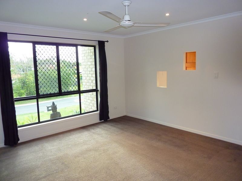 7 Larcom Rise, West Gladstone QLD 4680