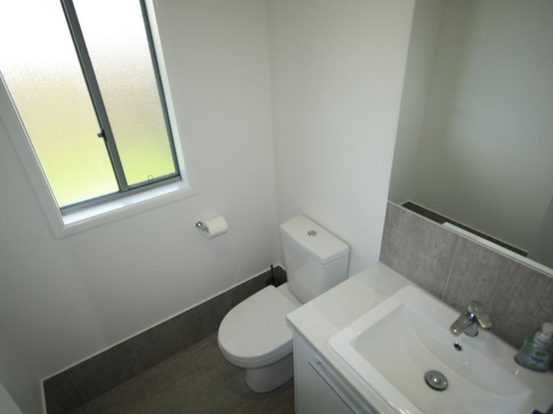 7 Parkway Crescent, Kirkwood QLD 4680