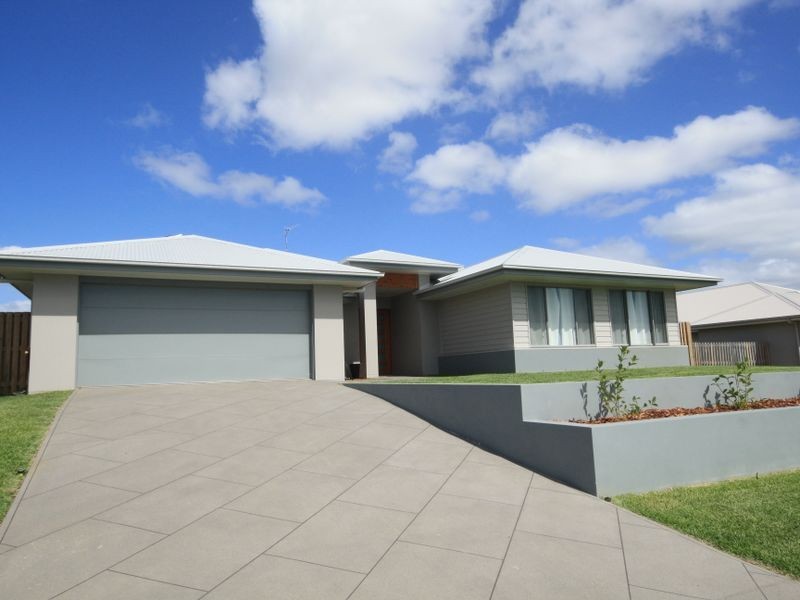 7 Parkway Crescent, Kirkwood QLD 4680
