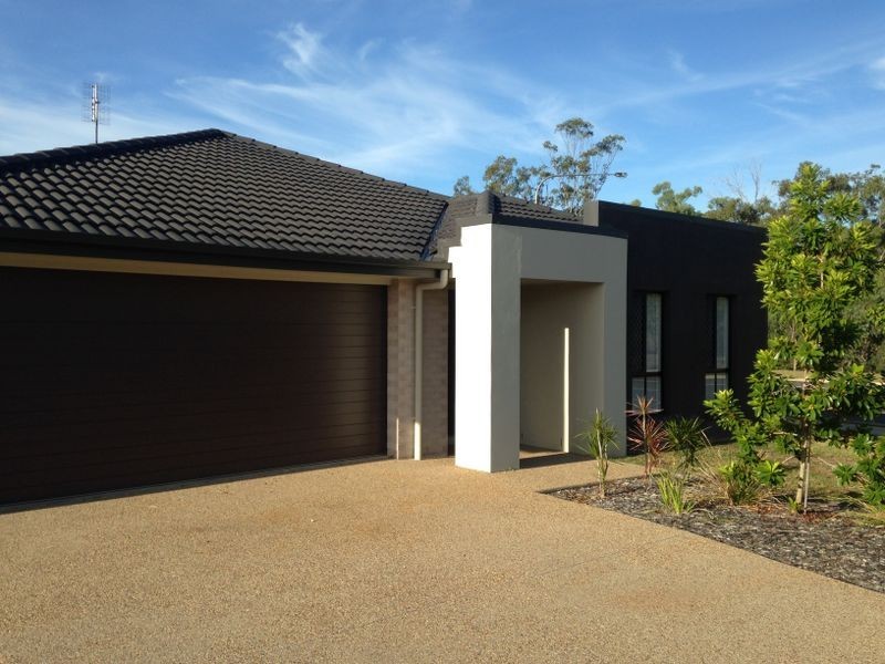 5 Bushlark Place, Kirkwood QLD 4680