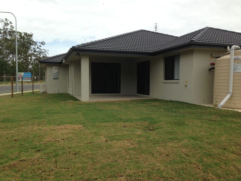 5 Bushlark Place, Kirkwood QLD 4680