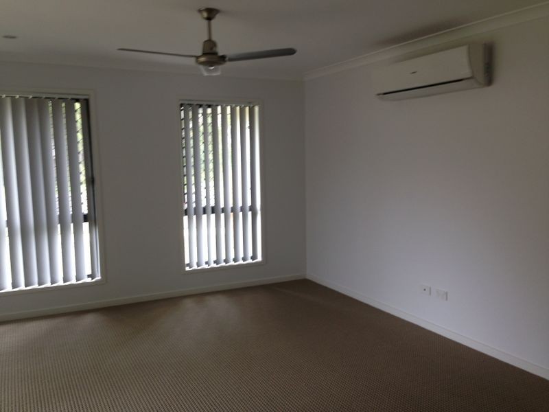 5 Bushlark Place, Kirkwood QLD 4680
