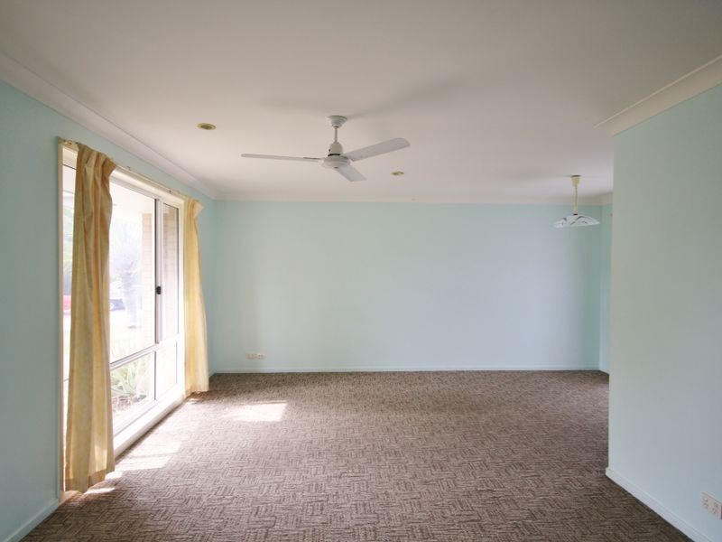 2 Palm Court, Clinton QLD 4680