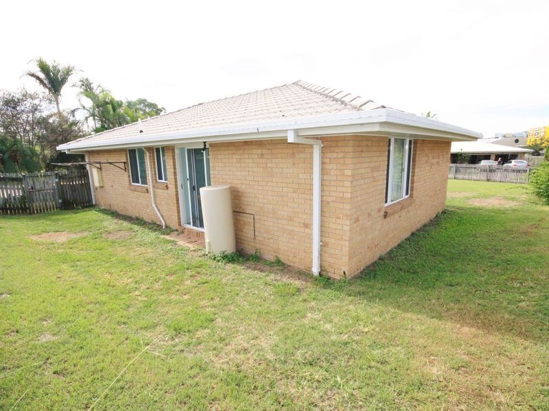 2 Palm Court, Clinton QLD 4680
