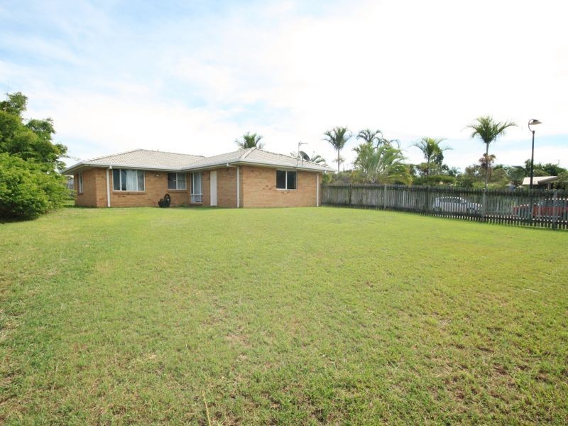 2 Palm Court, Clinton QLD 4680