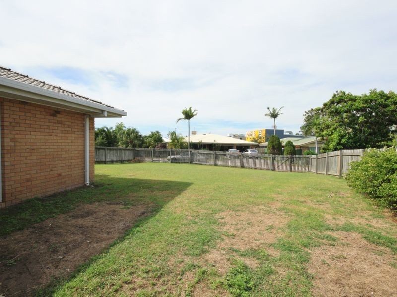 2 Palm Court, Clinton QLD 4680