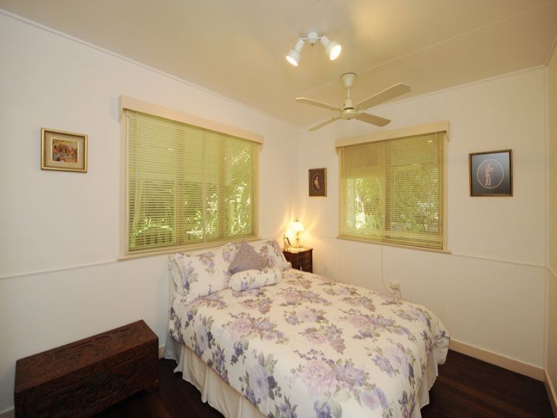 15 Fowler Street, West Gladstone QLD 4680