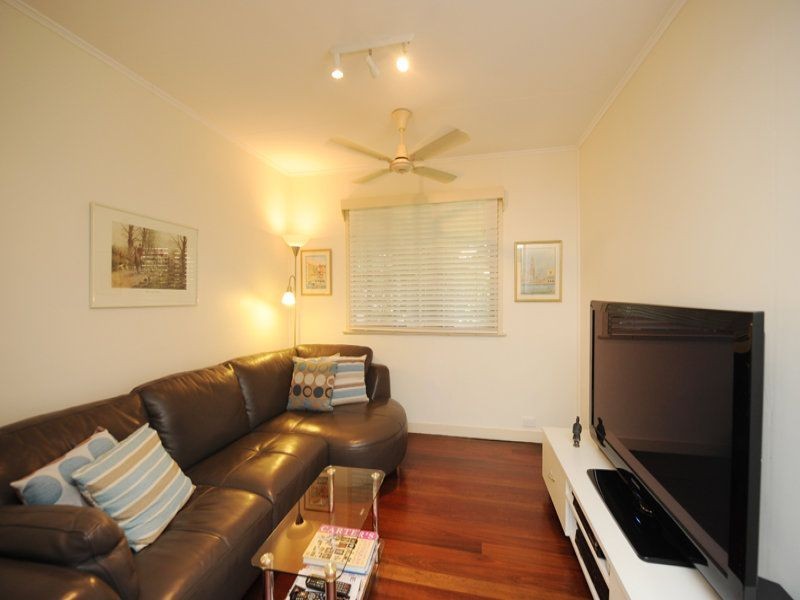 15 Fowler Street, West Gladstone QLD 4680