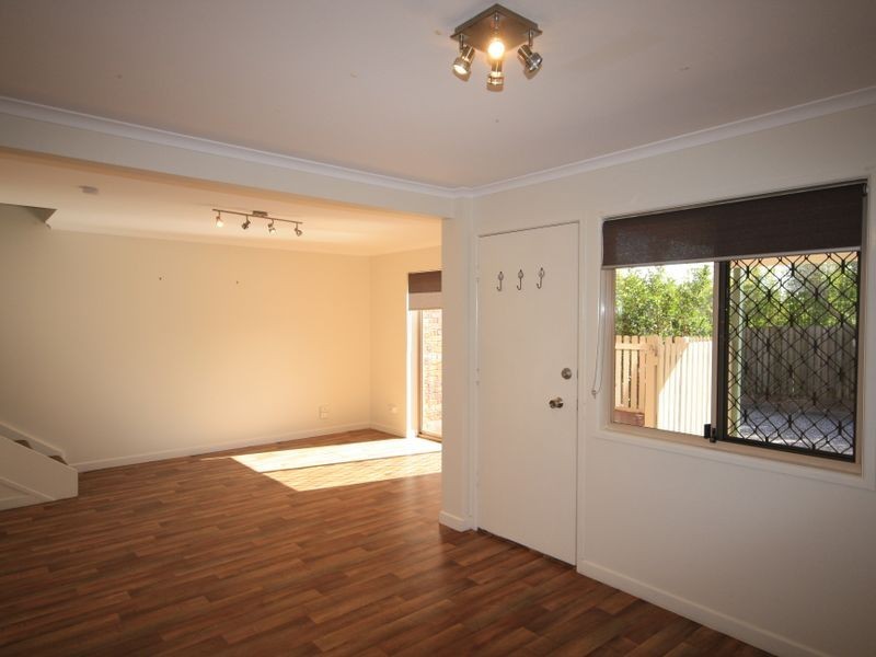 Unit 4/46 J Hickey Avenue, Clinton QLD 4680
