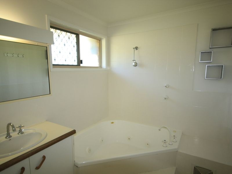 Unit 4/46 J Hickey Avenue, Clinton QLD 4680