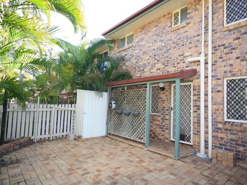 Unit 4/46 J Hickey Avenue, Clinton QLD 4680
