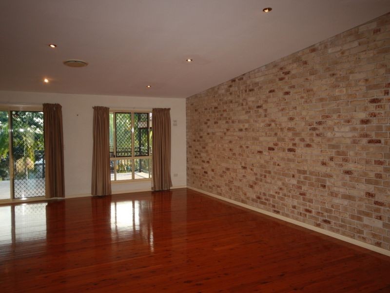 7 Panorama Court, Glen Eden QLD 4680