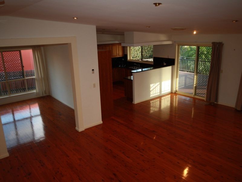 7 Panorama Court, Glen Eden QLD 4680