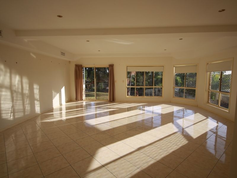 7 Panorama Court, Glen Eden QLD 4680