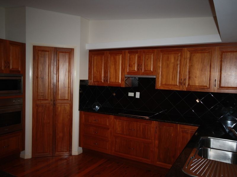 7 Panorama Court, Glen Eden QLD 4680