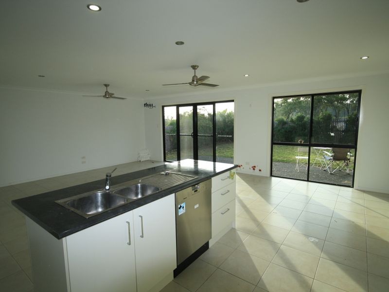 11 Redgum Drive, Kirkwood QLD 4680