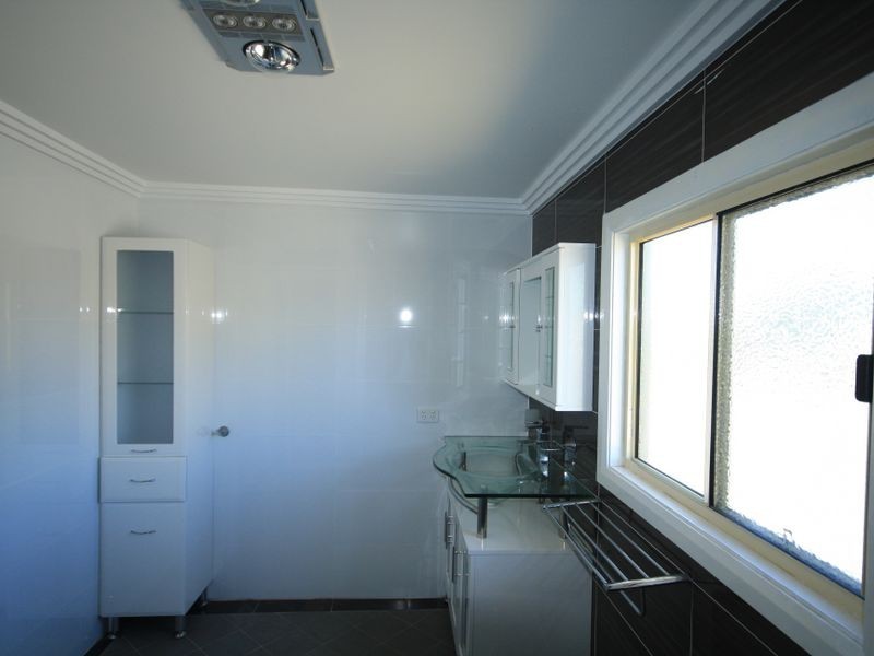 8 Herbert Street, Gladstone QLD 4680