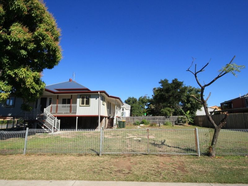 8 Herbert Street, Gladstone QLD 4680