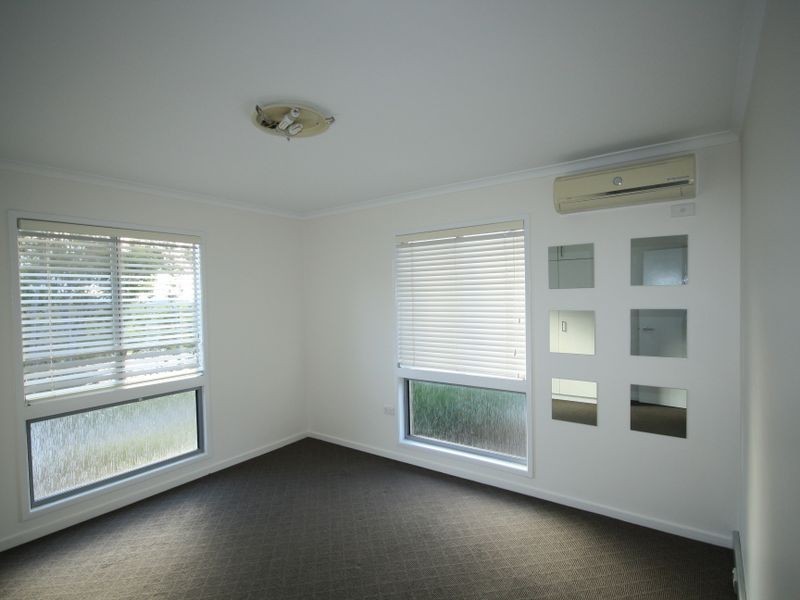 1/33 Watt Street, West Gladstone QLD 4680