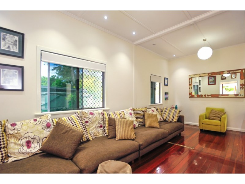 7 White Street, West Gladstone QLD 4680