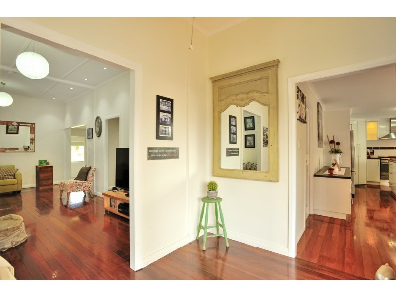 7 White Street, West Gladstone QLD 4680