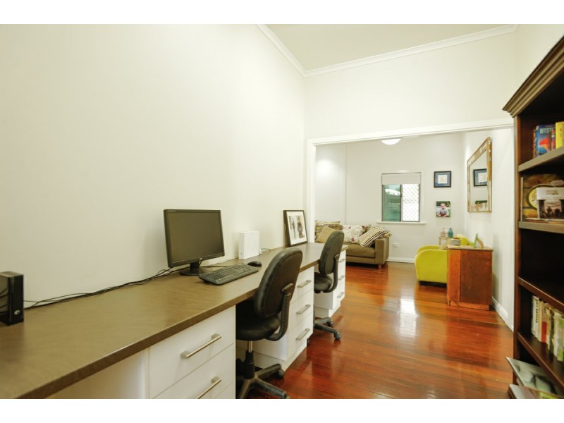 7 White Street, West Gladstone QLD 4680