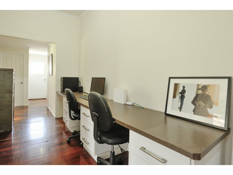 7 White Street, West Gladstone QLD 4680