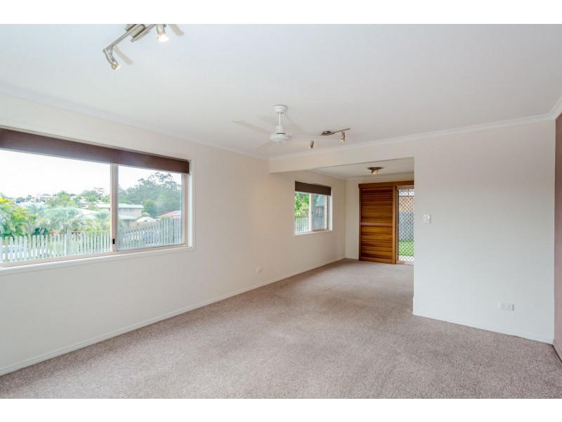 5 Barrine Close, Clinton QLD 4680