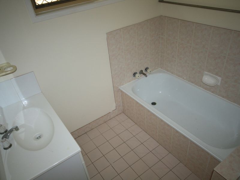 43 Mellefont Street, West Gladstone QLD 4680