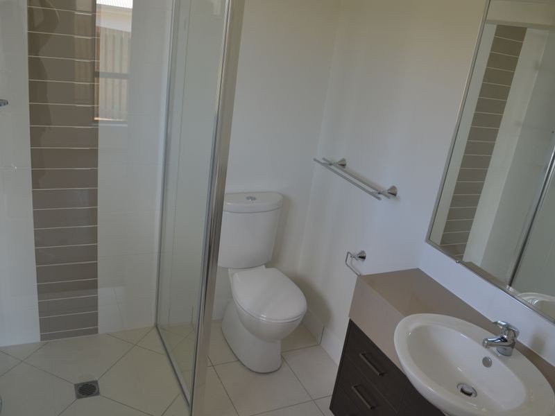 9 Eccles Close, Kirkwood QLD 4680