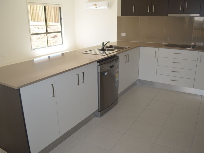 9 Eccles Close, Kirkwood QLD 4680