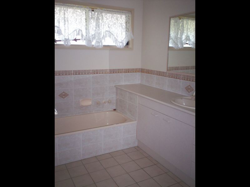 7 Lady Elliot Court, Clinton QLD 4680