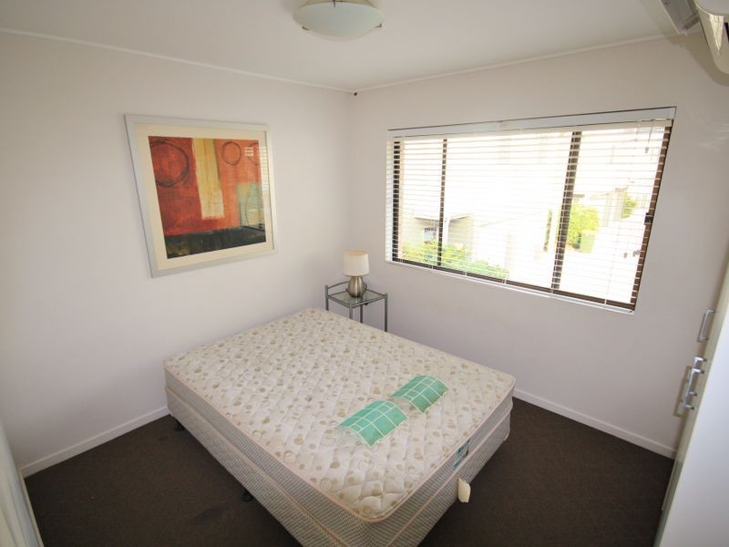 Unit 4/208-212 Oaka Street, South Gladstone QLD 4680