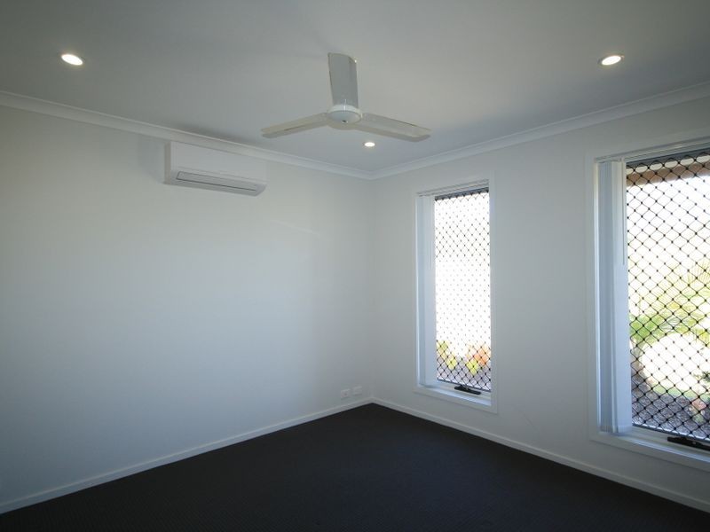 37 Parkway Crescent, Kirkwood QLD 4680