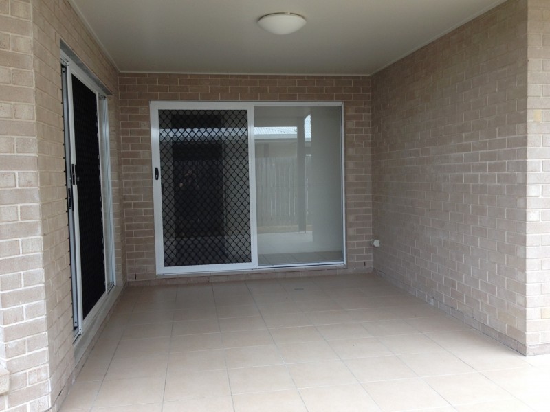 Unit 2/43 Southern Cross Close, Telina QLD 4680