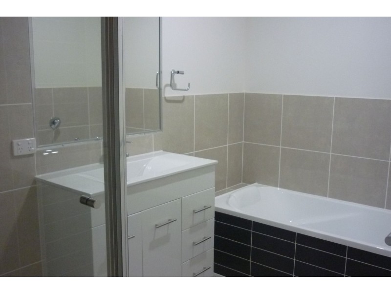 Unit 2/43 Southern Cross Close, Telina QLD 4680