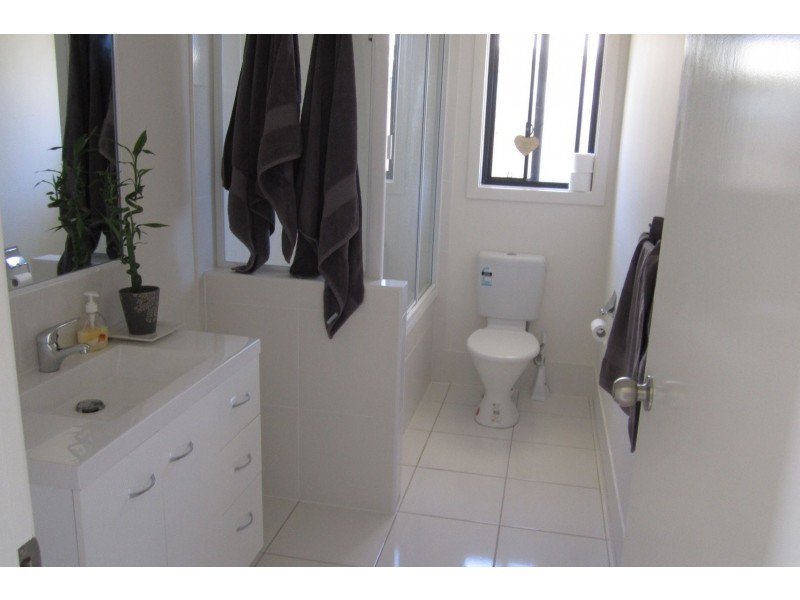 56 Victoria Avenue, Glen Eden QLD 4680