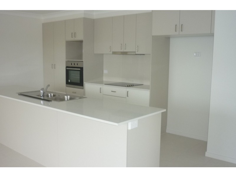 16 Sturt Court, Glen Eden QLD 4680