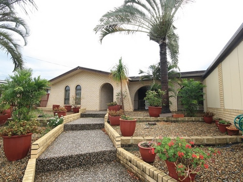 25 Aramac Drive, Clinton QLD 4680